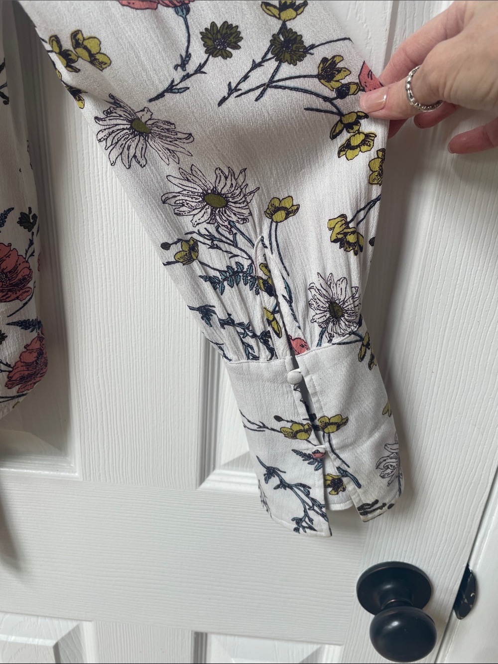 Lightweight Floral Button-Front Blouse by Blu Pepper - Picture 3 of 6
